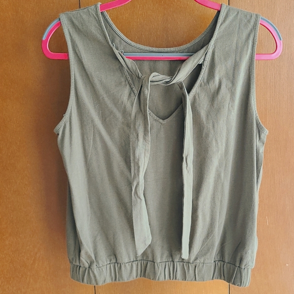 Mango green crab sequins top - Picture 3 of 5